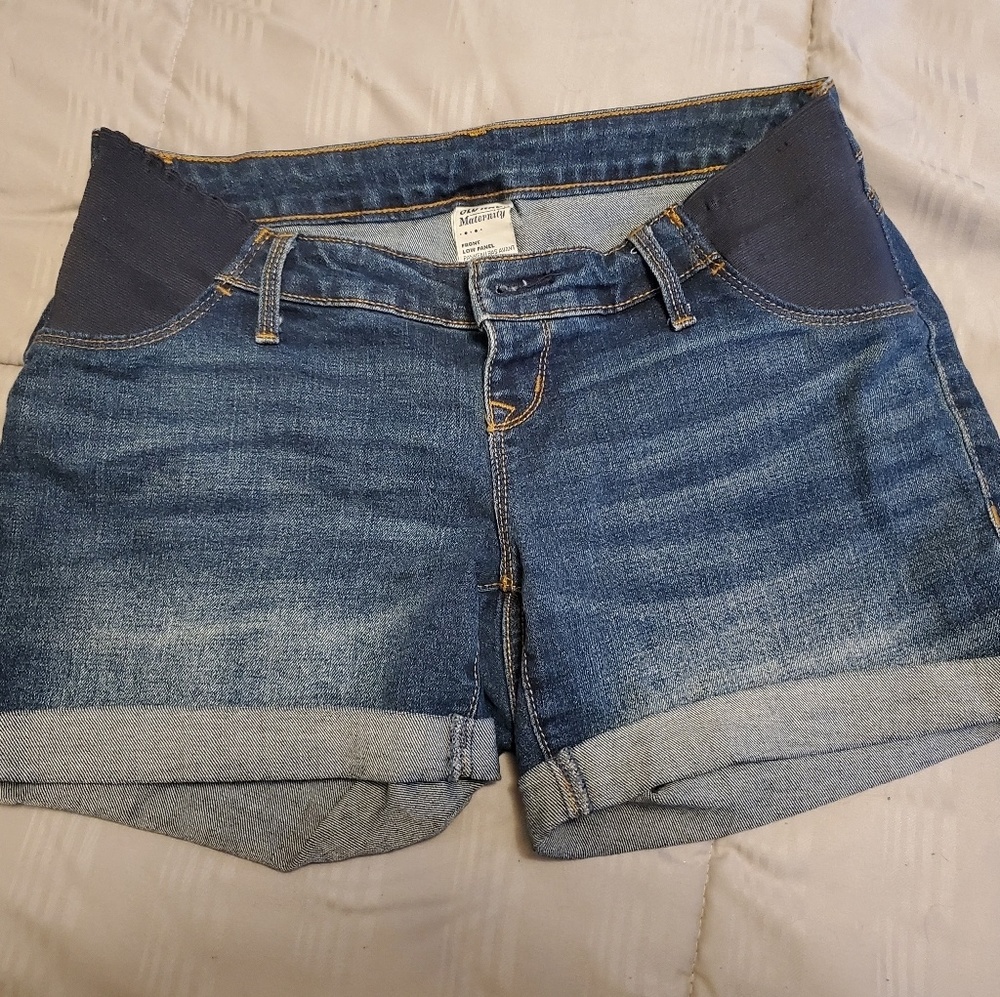 Old Navy Maternity shorts